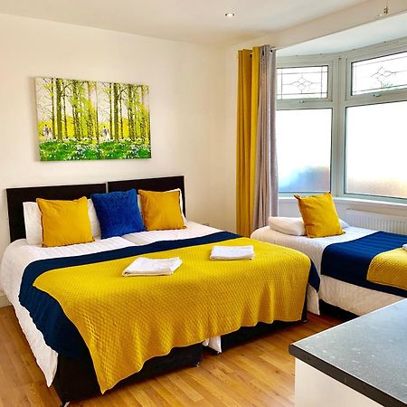 London Studio Apartments, Private Bathrooms And Parking Ilford Extérieur photo
