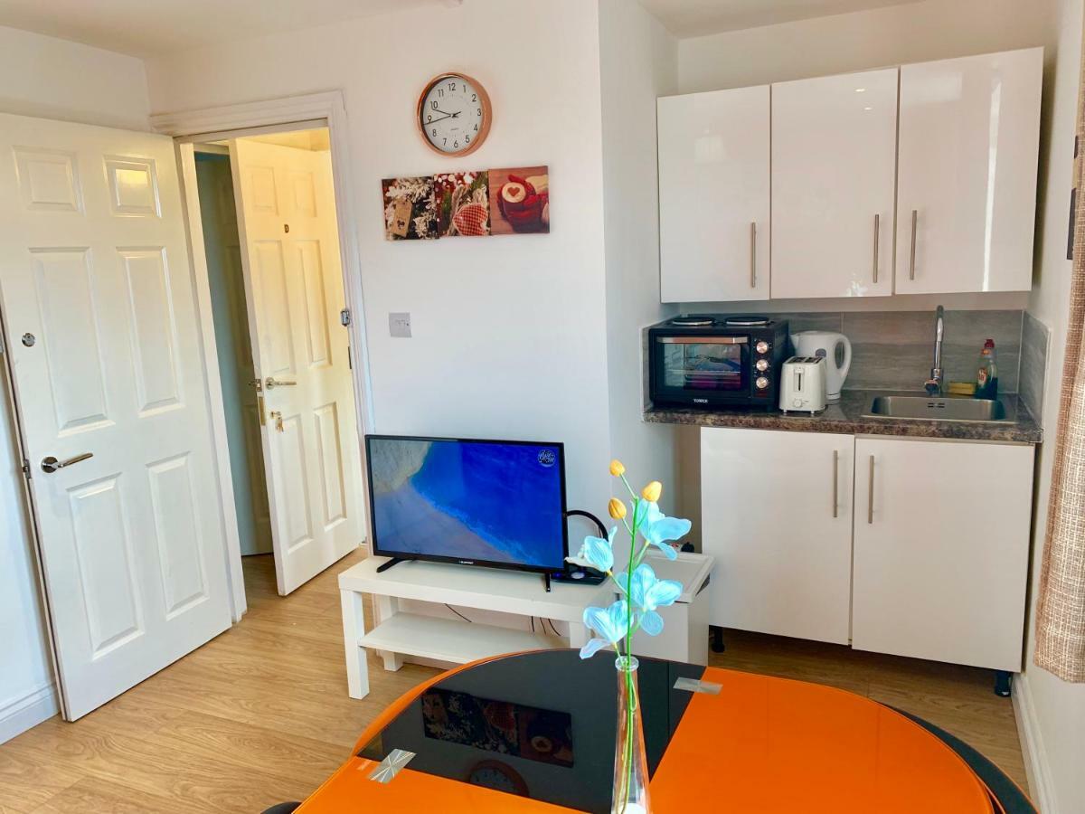 London Studio Apartments, Private Bathrooms And Parking Ilford Extérieur photo