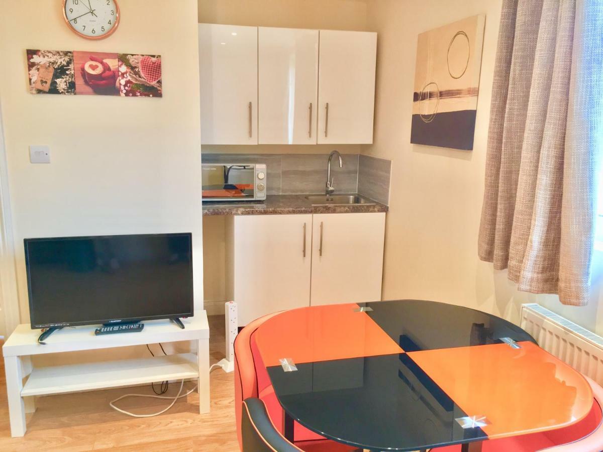 London Studio Apartments, Private Bathrooms And Parking Ilford Extérieur photo