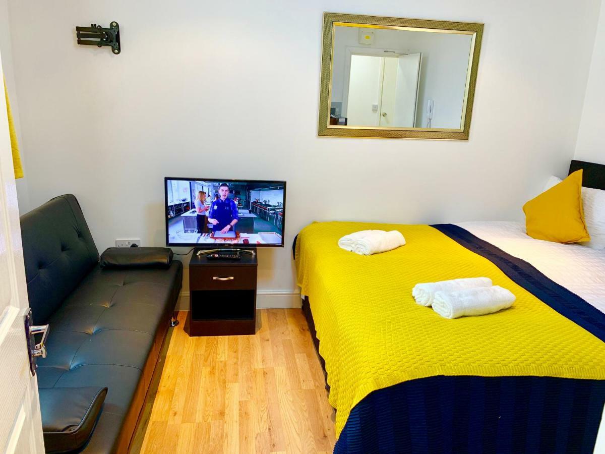 London Studio Apartments, Private Bathrooms And Parking Ilford Extérieur photo